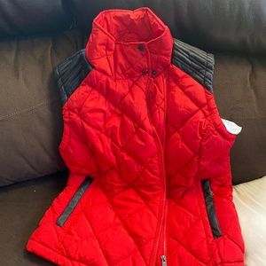 Women’s sleeveless vest